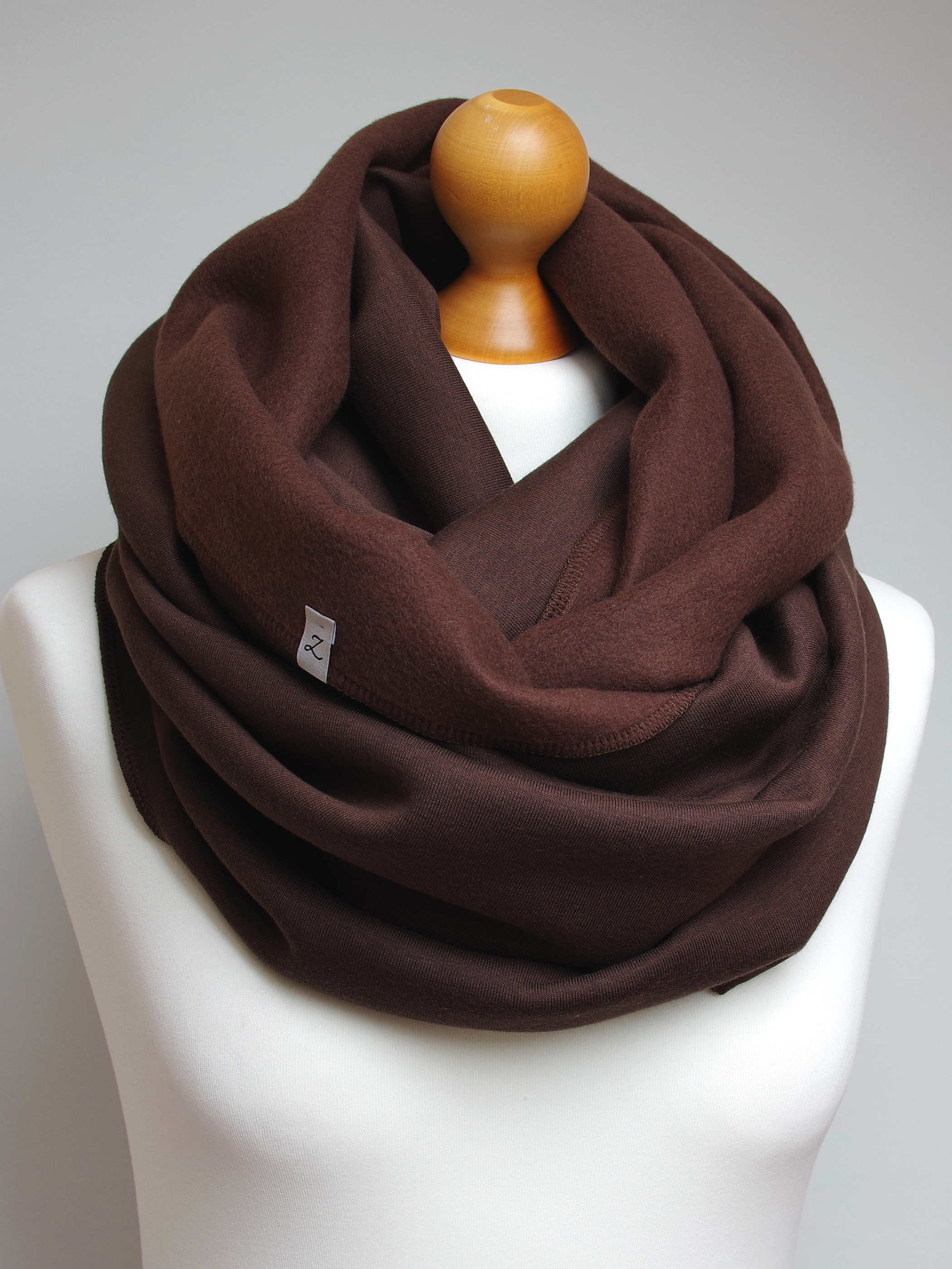 Zimowy komin damski - brązowy - Pracownia Rękodzieła Zolla zdjęcie 3