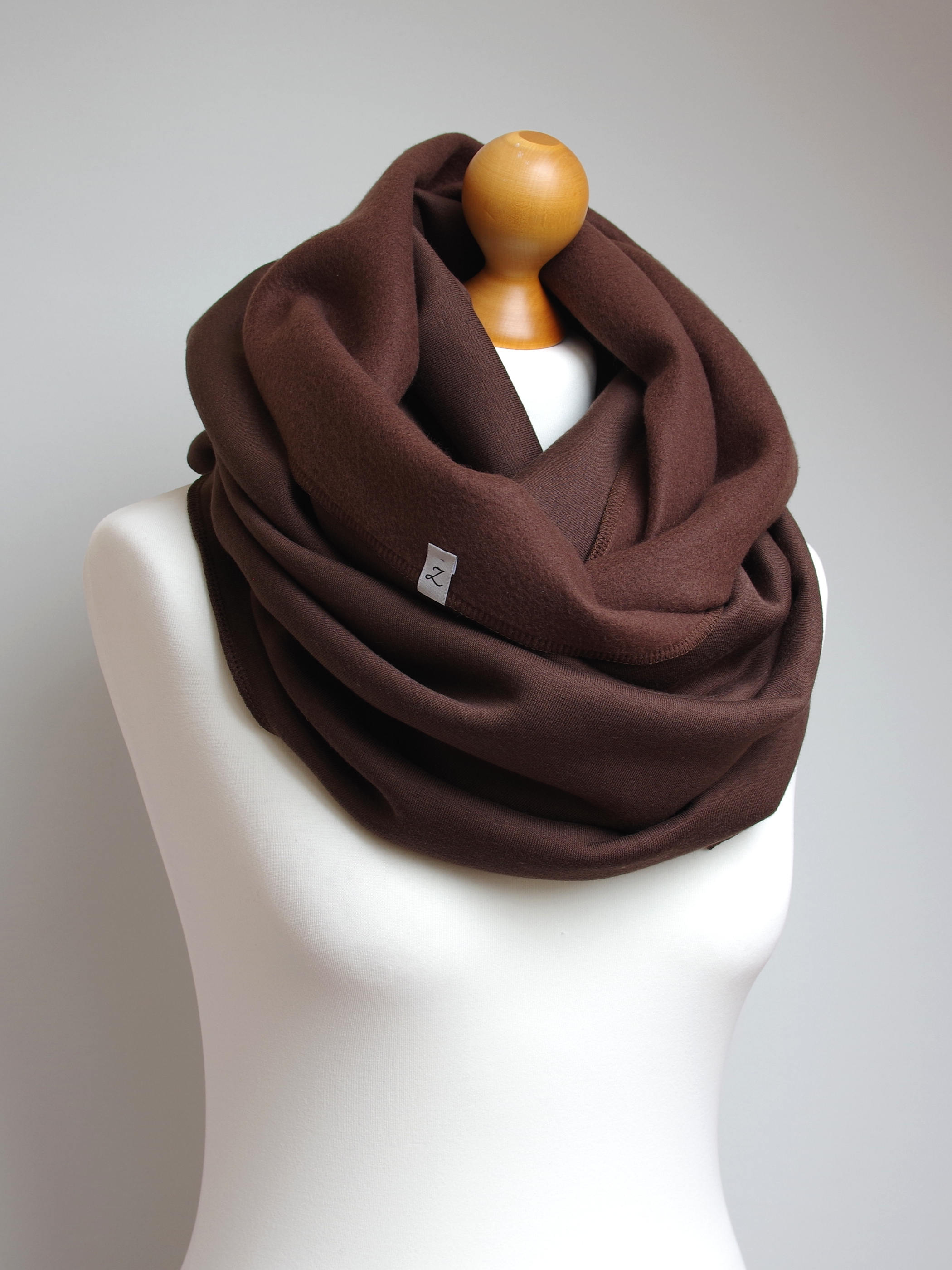 Zimowy komin damski - brązowy - Pracownia Rękodzieła Zolla zdjęcie 2