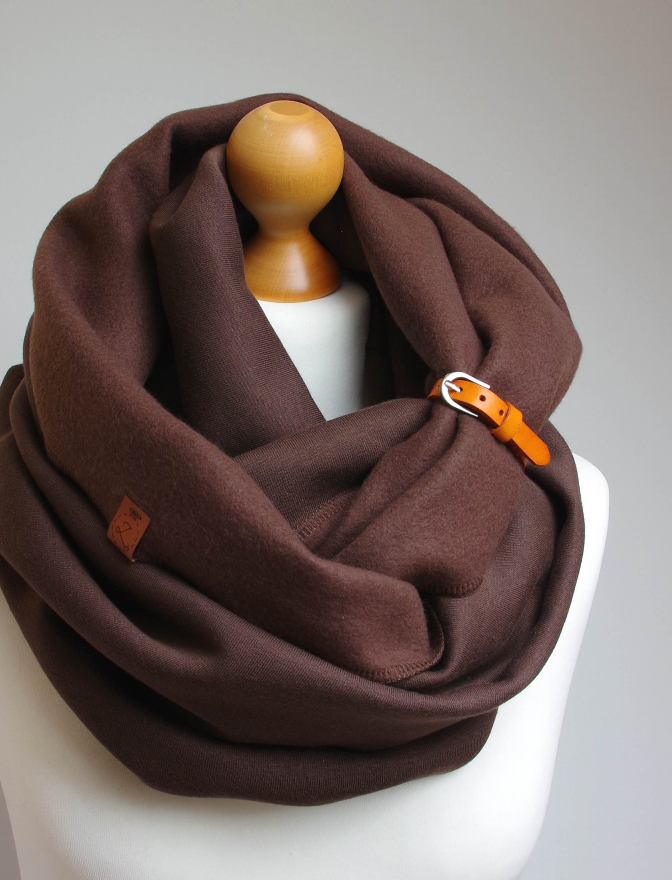 Różowy ciepły komin damski z zapinką - Pracownia Rękodzieła Zolla zdjęcie 3