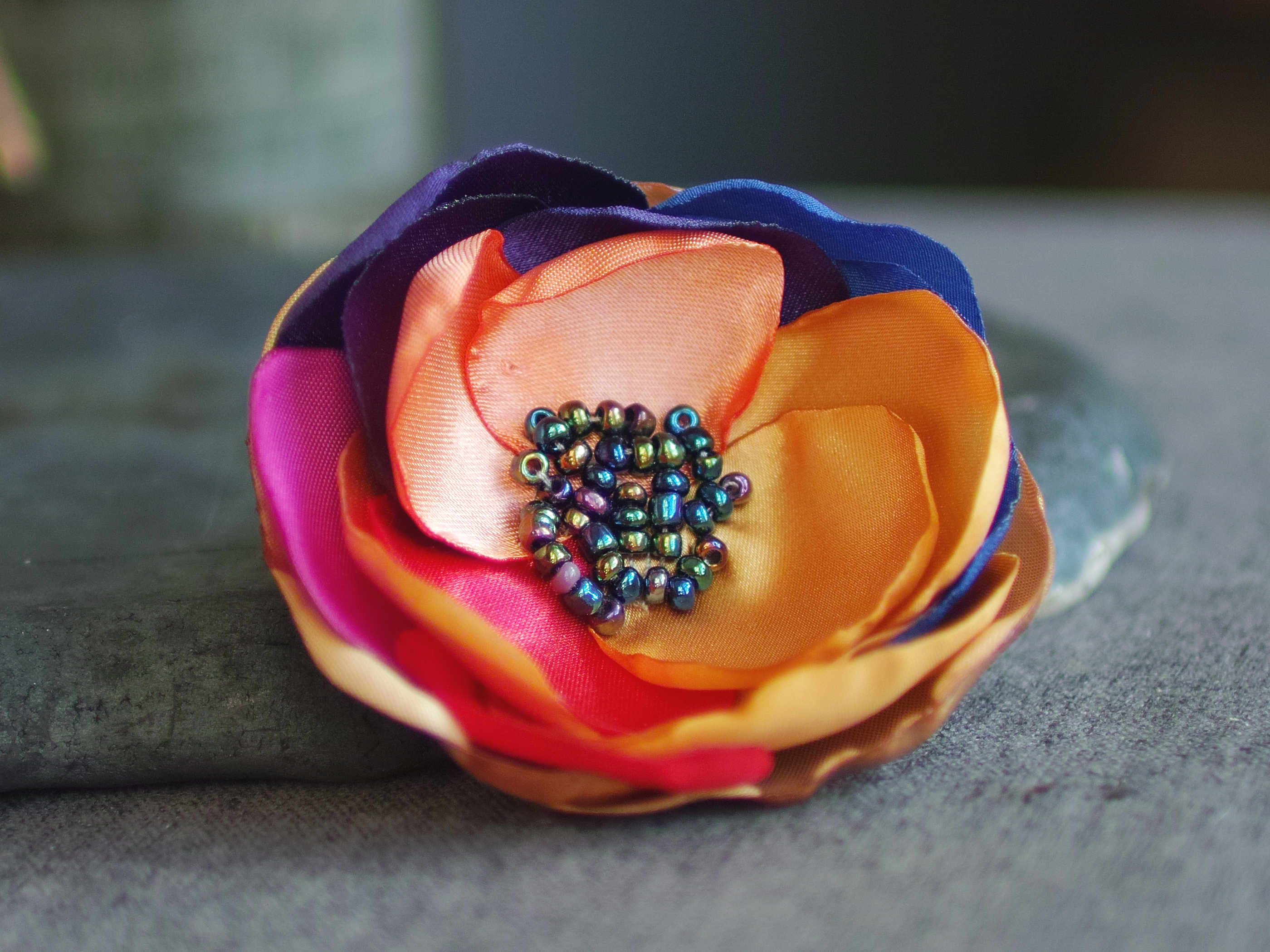 Broszka w Kształcie Kwiatu - Pracownia Rękodzieła Zolla zdjęcie 2