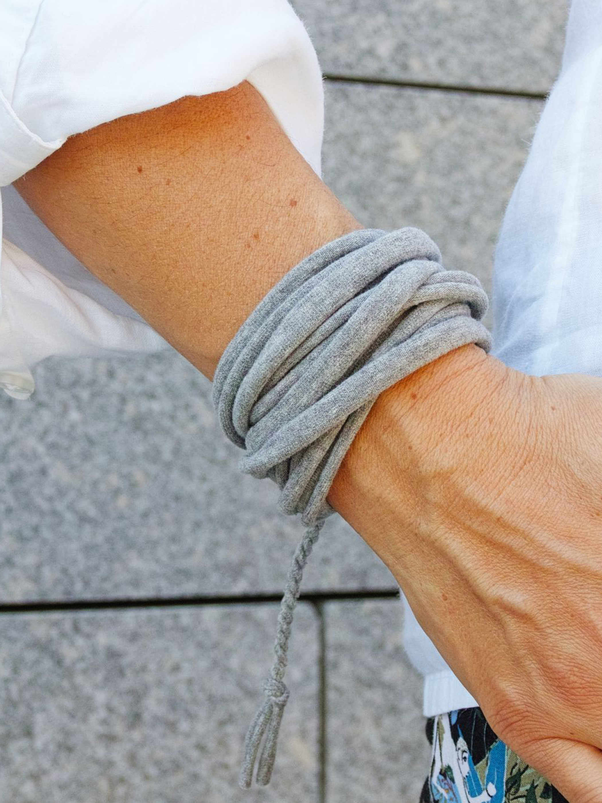 Bawełniana bransoletka damska na lato  - Pracownia Rękodzieła Zolla zdjęcie 4