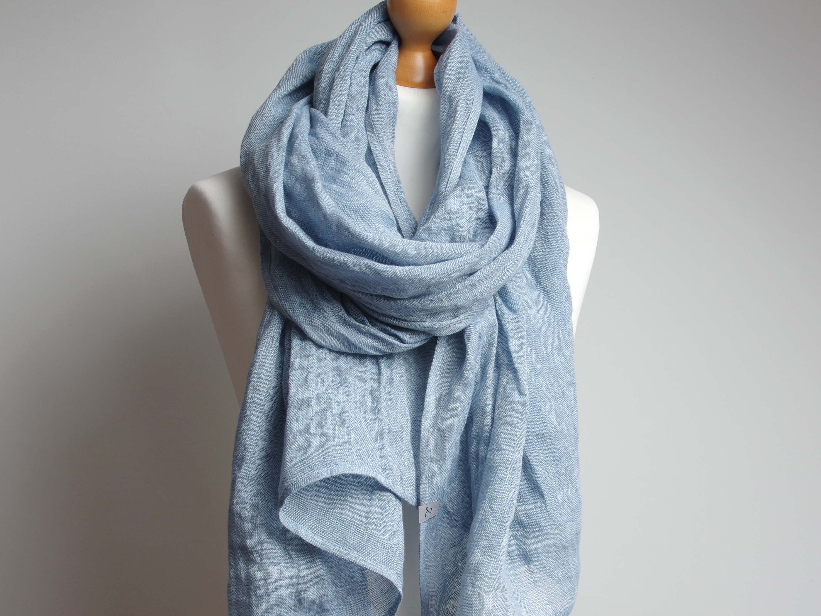 Lniany szal damski - niebieski - Pracownia Rękodzieła Zolla zdjęcie 4