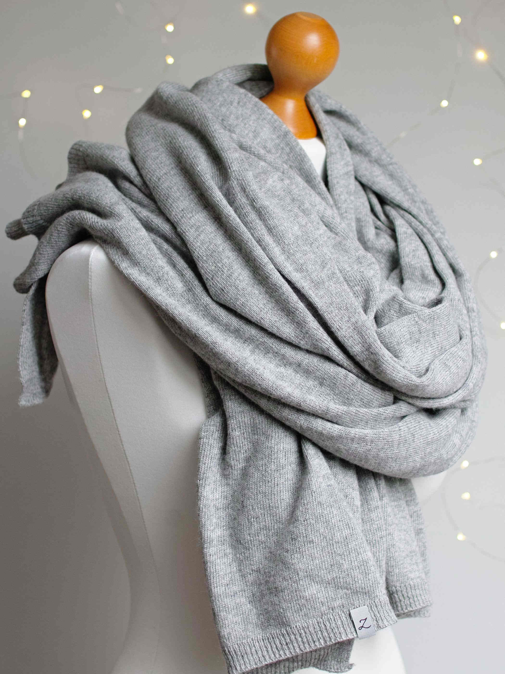 Wełniany Duży szal damski XL - jasno szary melanż  - Zojanka zdjęcie 2