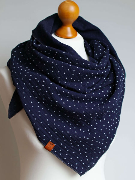 Chusta muślinowa damska granatowa w kropki