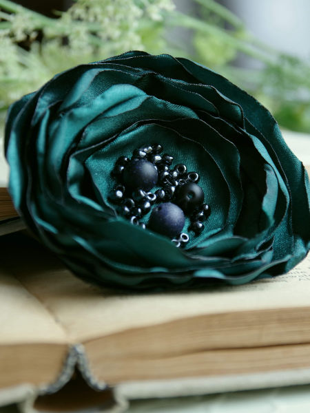 Zielona Broszka kwiat Elegancka przypinka 