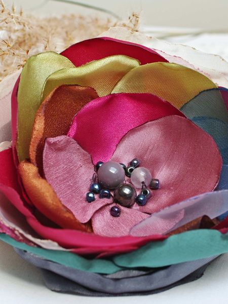 Elegancka broszka kwiatek przypinka