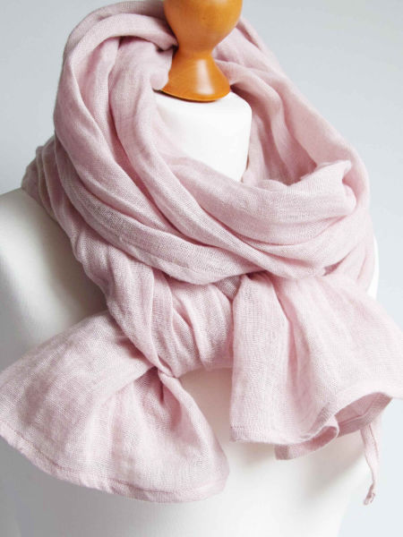 Lniany szal damski - pudrowy róż