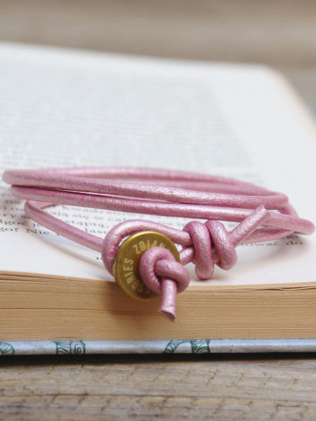 Bransoletka damska minimalistyczna z rzemienia - różowa perła