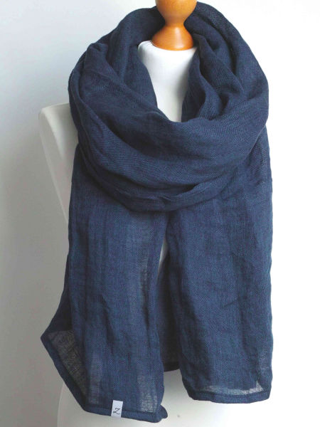 Lniany szal damski - granatowy