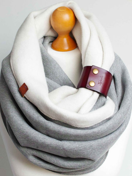 Zimowy komin damski - szary melanż z zapinką brązową